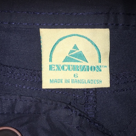 Excursion Women’s Shorts - Picture 2 of 3
